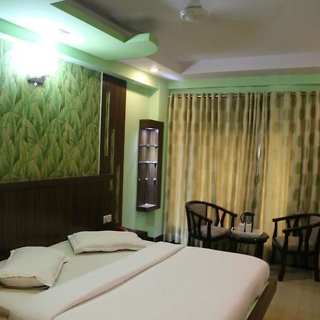 Hotel Grand Plaza Nuova Delhi Esterno foto