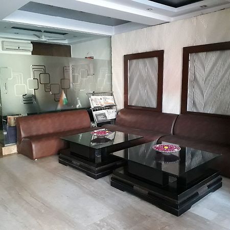 Hotel Grand Plaza Nuova Delhi Esterno foto