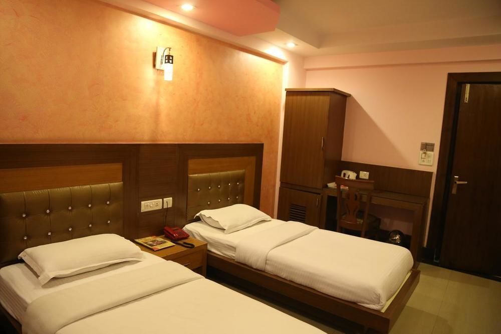 Hotel Grand Plaza Nuova Delhi Esterno foto
