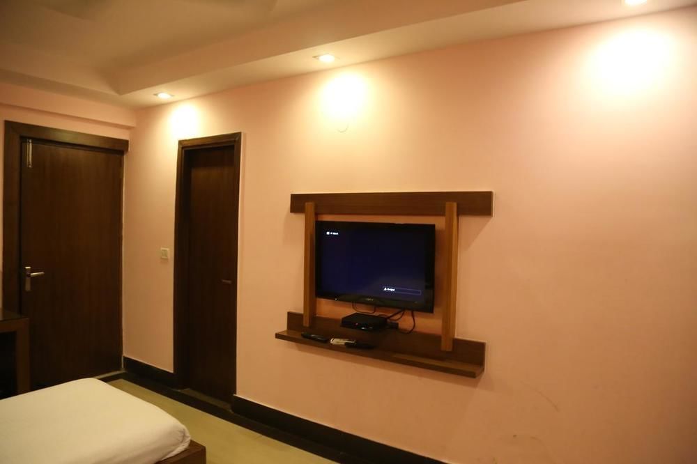 Hotel Grand Plaza Nuova Delhi Esterno foto