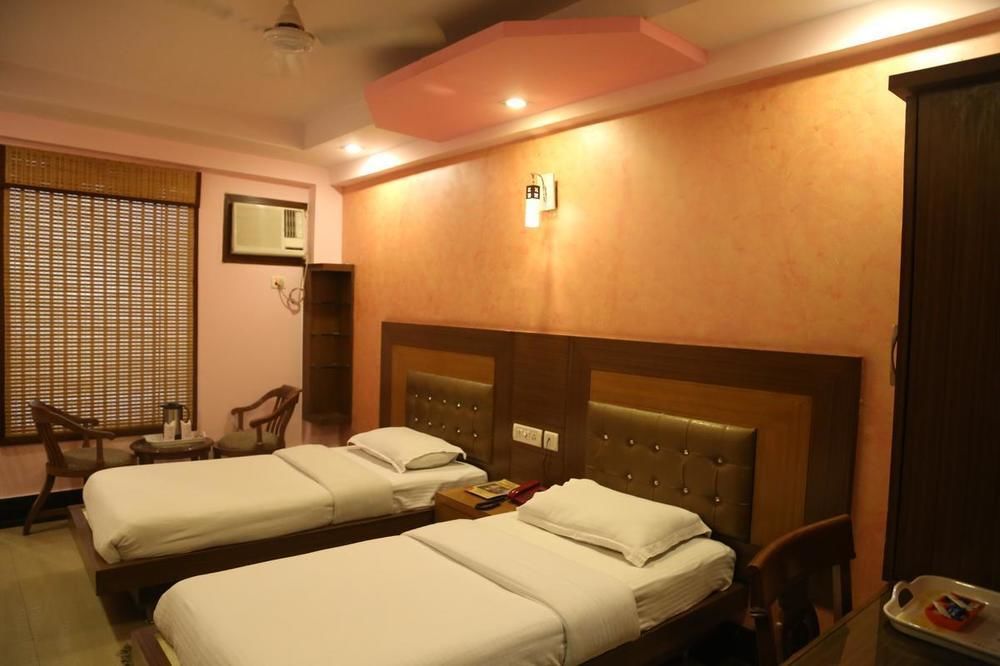 Hotel Grand Plaza Nuova Delhi Esterno foto